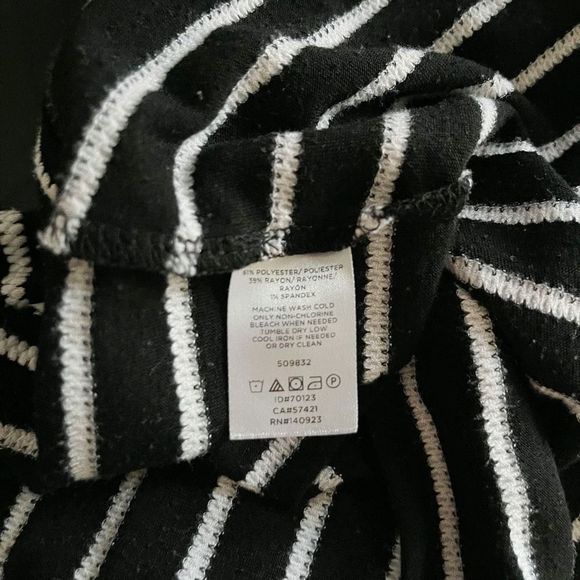 Loft Women's Black Crew Textured Stripes Cap Short Sleeves Top Size XXSP - Picture 11 of 11